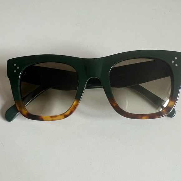 CELINE CAT EYE S004 SUNGLASSES IN ACETATE
DARK GREEN / HAVANA - Picture 7 of 10
